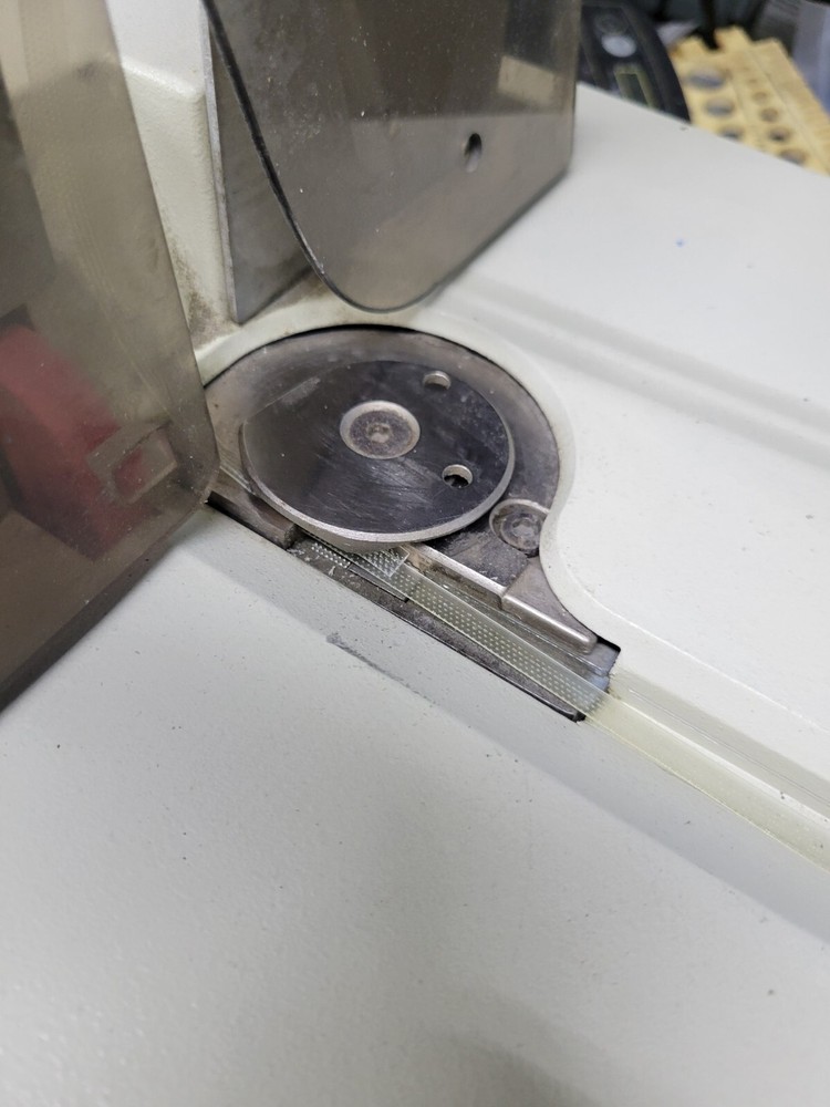 Signode Felins LOOP 1000 Tabletop Banding Machine (SB10)