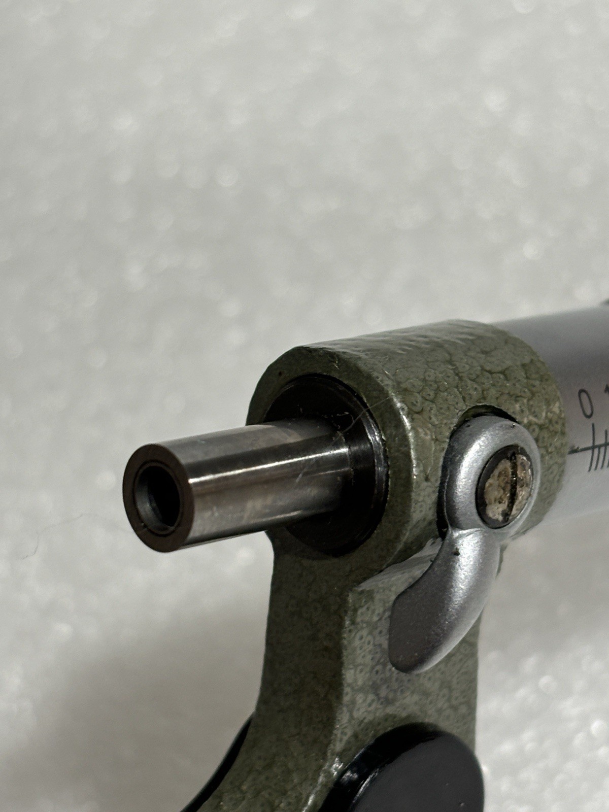 Mitutoyo 126-137 Screw Thread Micrometer 0–1" w/ 12 Anvils 0.001" as Pictured