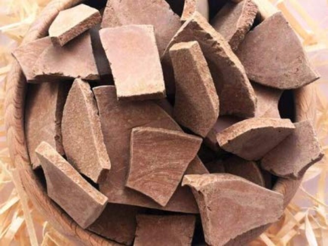 Edible Red Clay Chunks 4 oz - Ideal for Modeling and Creative Activities