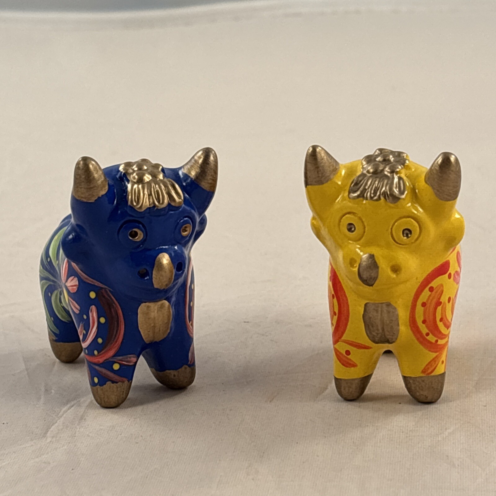 Two Hand Painted Ceramic Peruvian Folk Art Bull of Pucara Colorful 1.5” Figures