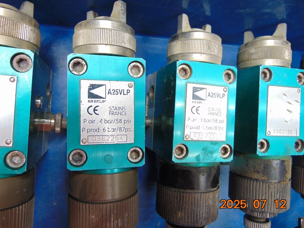 (1) KREMLIN A25VLP PAINT GUN