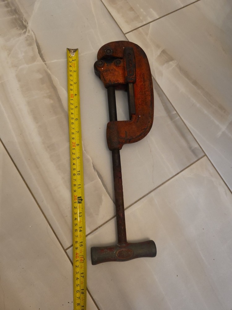 RIDGID Pipe Cutter No 2A heavy duty
