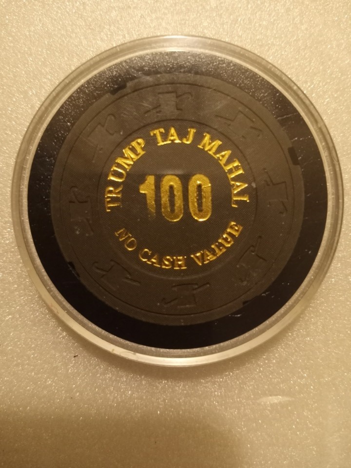 TRUMP TAJ MAHAL SET OF 5 NCV CHIPS