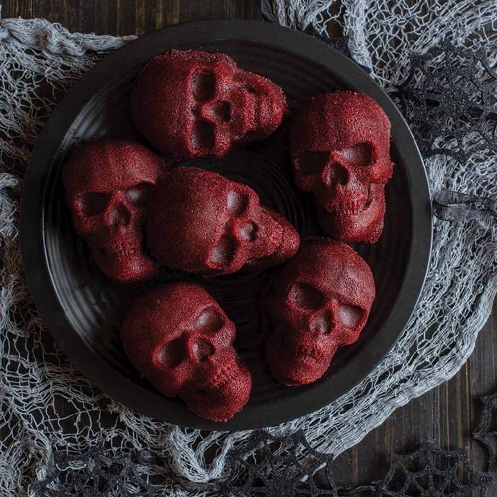 Ware Halloween Bakeware Haunted Skull Cakelet Pan, Bronze K3H59797