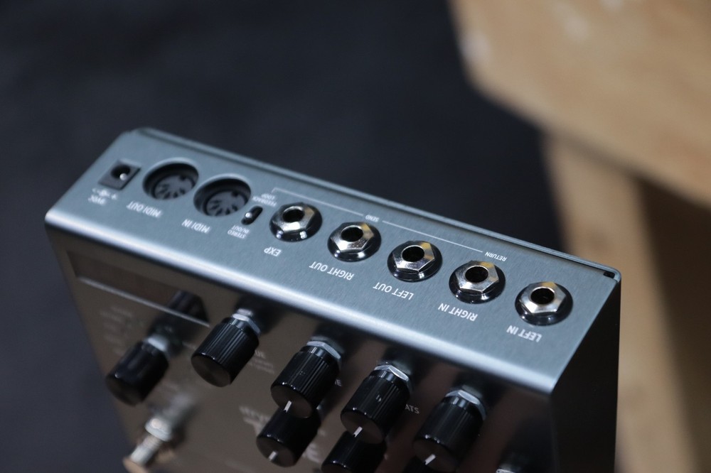 Strymon TimeLine Multidimensional Delay 12 Delay Machines Effect Pedal w/Box