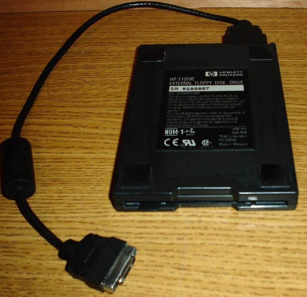 HP Hewlett Packard F1059C External Floppy Disk Drive
