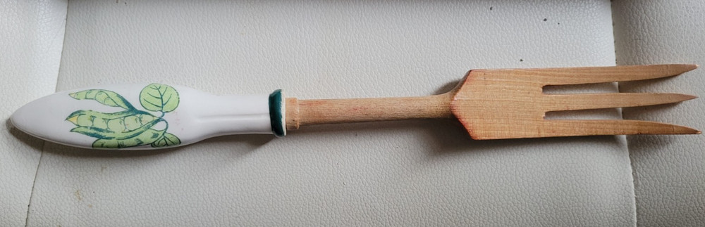 Decorative Salad Fork Ceramic Handle Kitchen Wall Hang Pea Pods Dinner Lunch