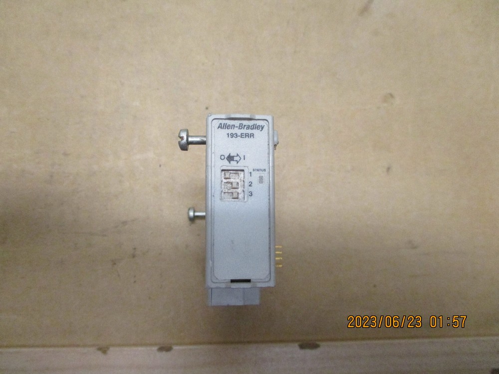 PRE-OWNED ALLEN BRADLEY 193-ERR REMOTE RESET MODULE, GREAT CONDITION.