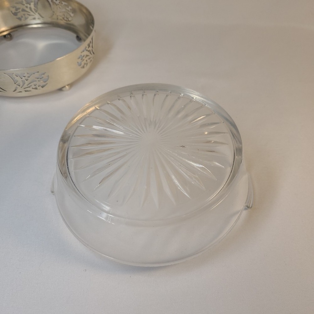 Meriden Silverplate Cut-out Base Holder and Glass Insert Bowl
