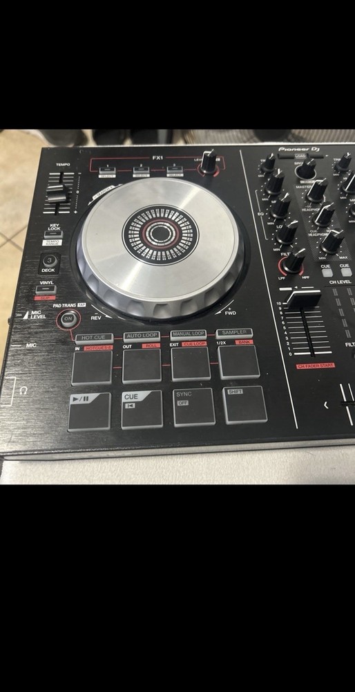 Pioneer DJ DDJ-SB2 Double Deck Controller, 16 Pads, Filter, Loop, Pitch, USB, EQ