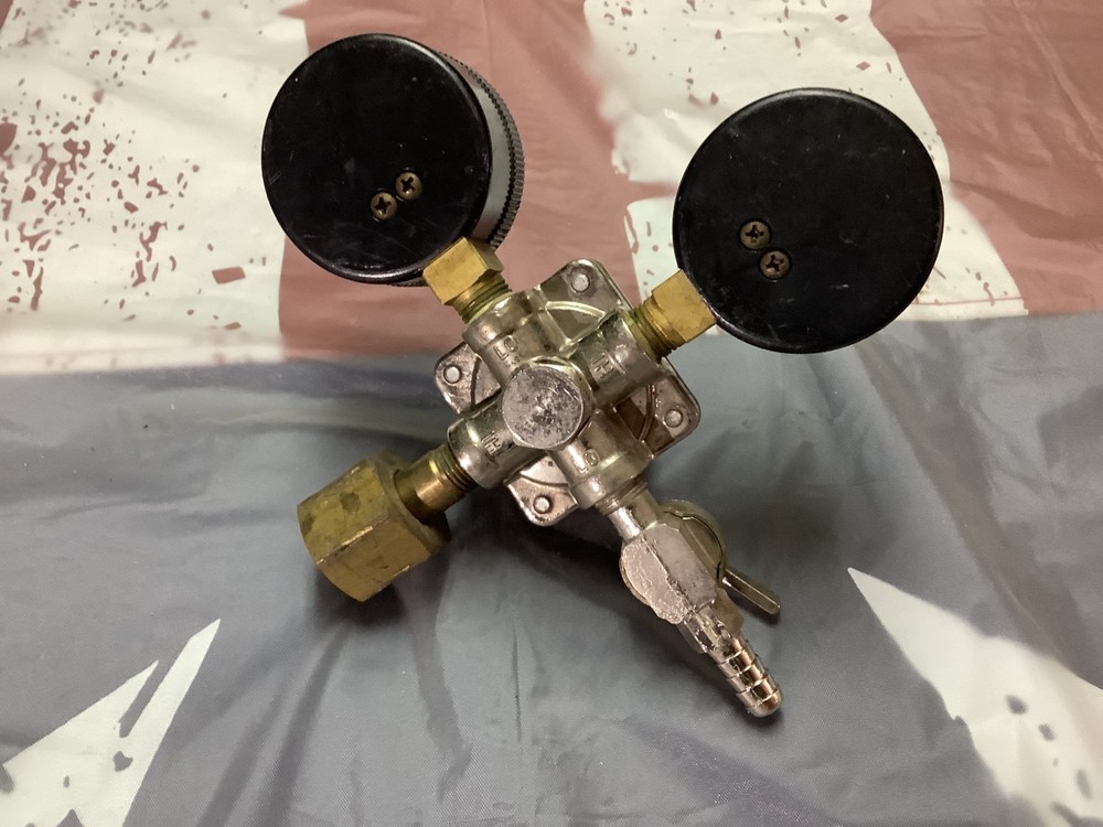 🇺🇸 CORNELIUS Co2 / N2 GAS REGULATOR SODA / DRAFT BEER SYSTEMS 🇺🇸