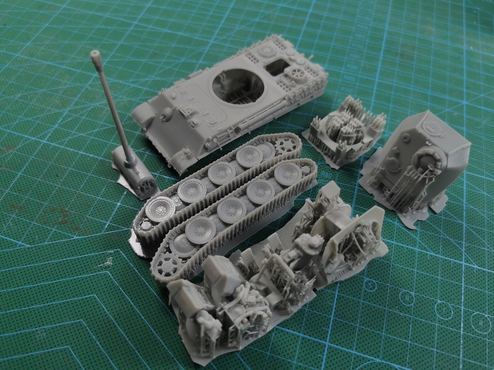 3D1/72 Germany  Leopard G-type medium tank with Full Internal Structure Unpainte