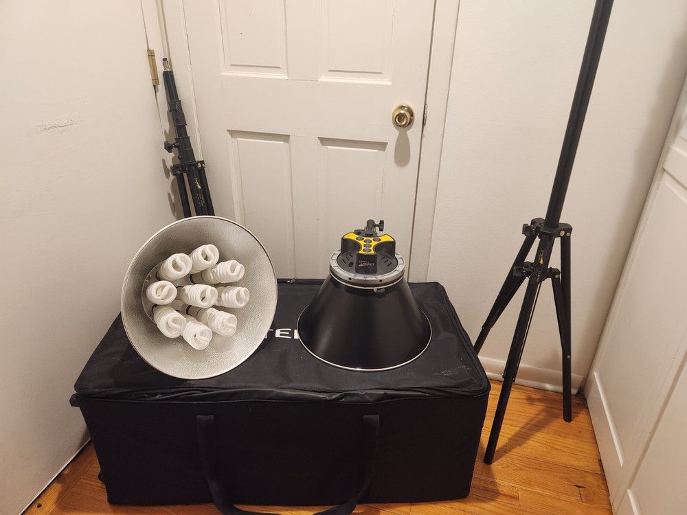 Impact Octacool-9 Professional Photography Lighting Kit W/Stands & Rolling Case