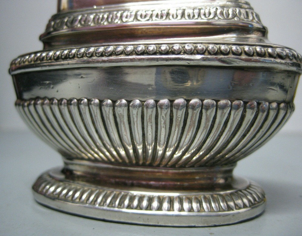 Vintage Ronson Queen Anne Table Lighter