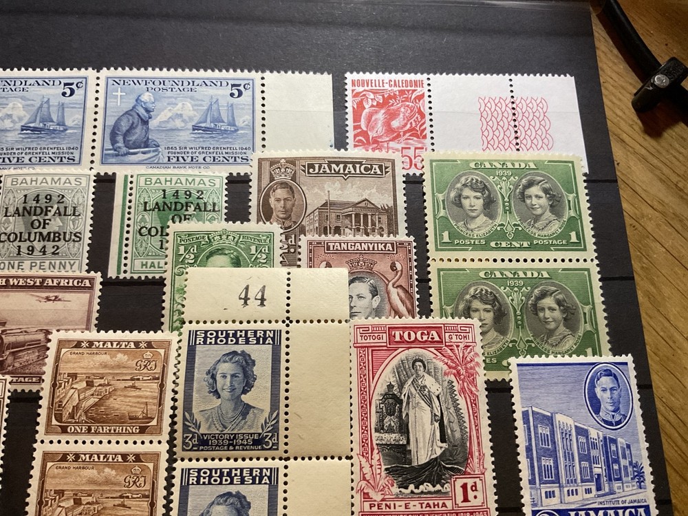 Commonwealth mixed mint never hinged stamps B2383