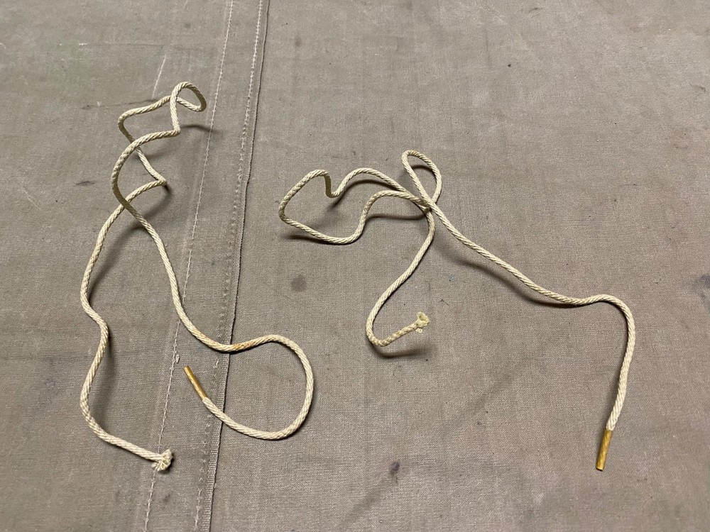 ORIGINAL WWII US NAVY MARINE SHORE PATROL COMBAT FIELD LEGGINGS LACES-PAIR