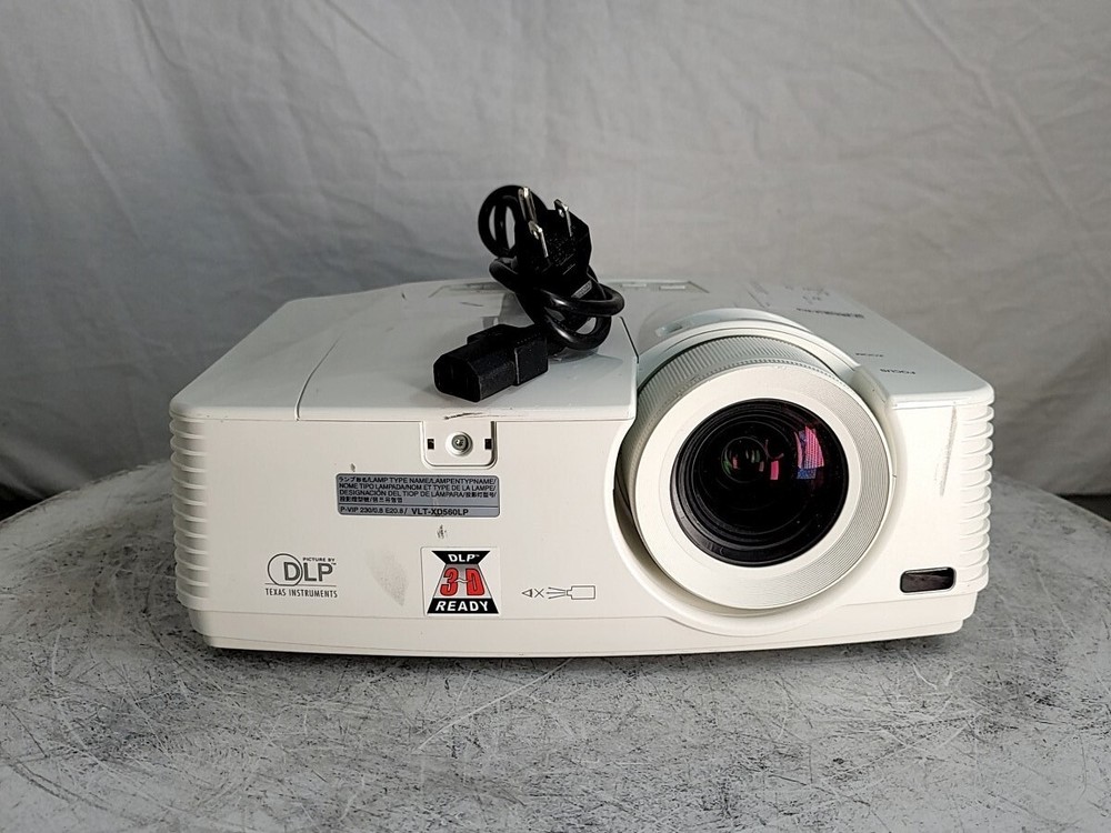 MITSUBISHI WD570U DLP Projector SEE NOTES