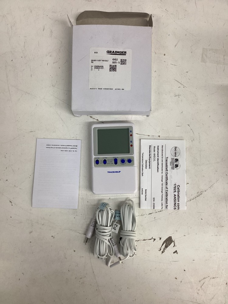 TRACEABLE 4240 Digital Thermometer ±0.3°C, Multi-Point Calibration, 10 ft Cable