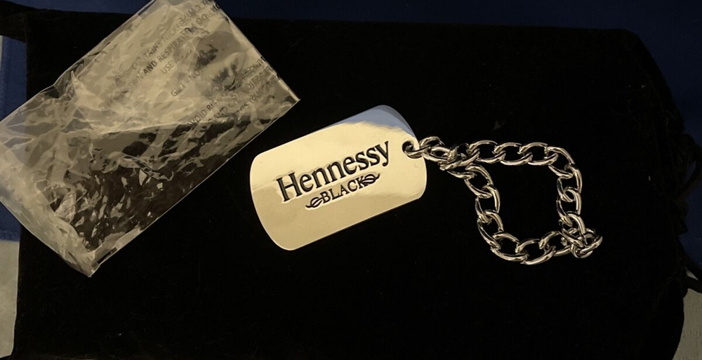 Hennessy Black Metal Cap Chain Bottle Tag NIP