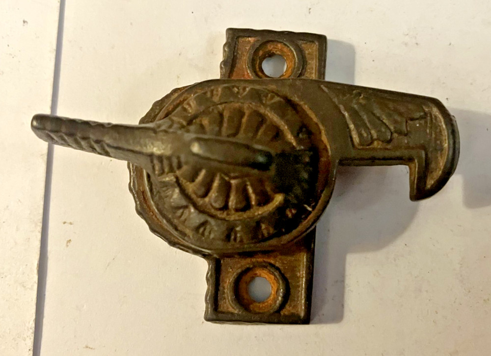 VICTORIAN DECORATIVE CAST IRON LOCKING DOOR LATCH 2" (304)