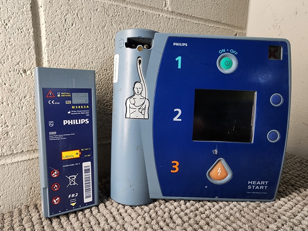 PHILIPS FR2+ HEARTSTART AUTOMATIC EXTERNAL  AED No Pads W/BATTERY