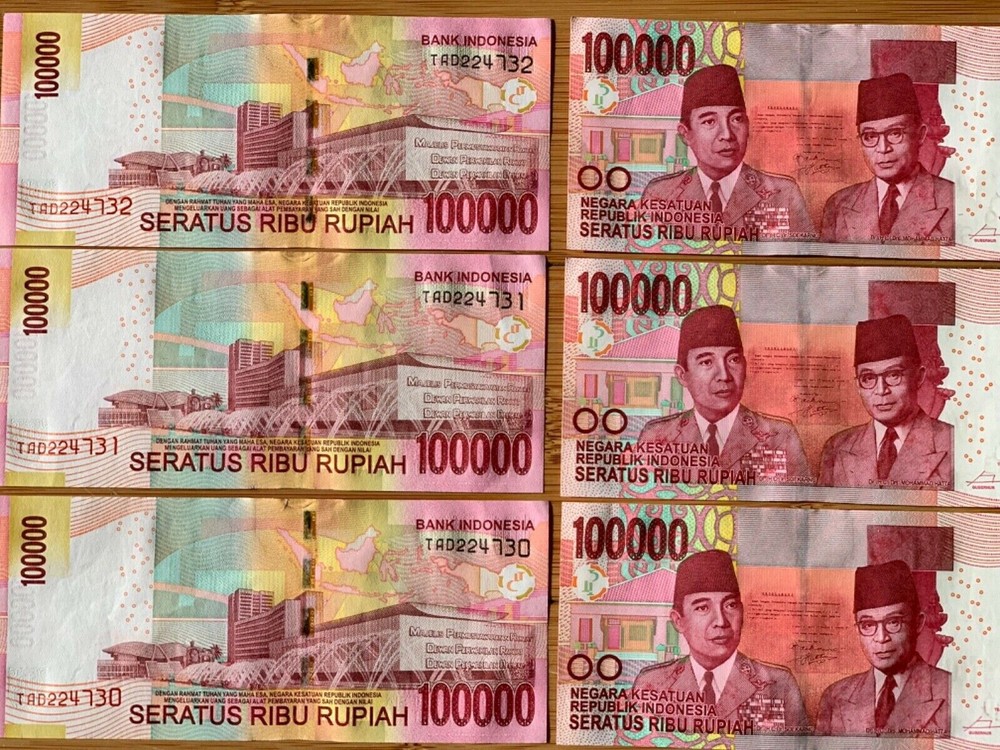 100,000 Indonesian Rupiah Banknote IDR