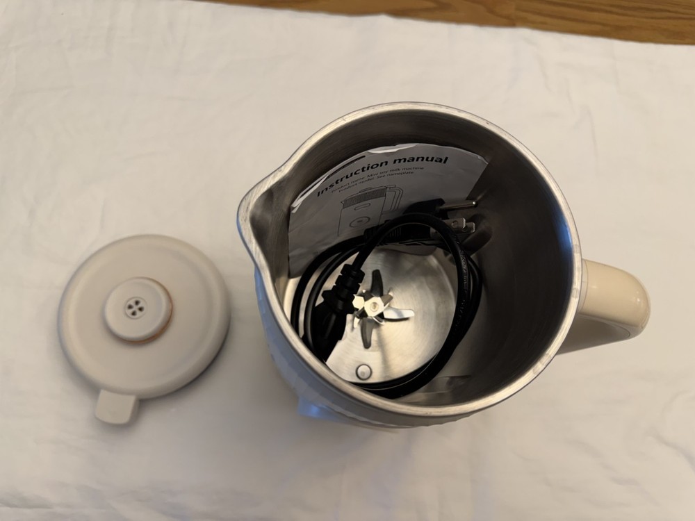 Lightly Used! Automatic Nut Milk Maker & Blender DJ001
