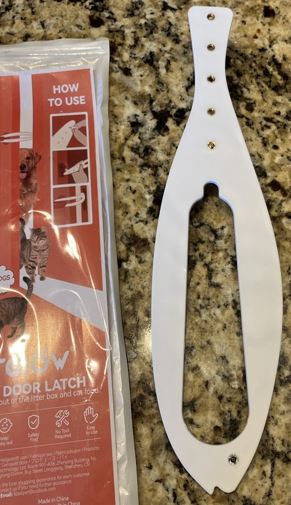TGIOW Cat Door Latch New in Packaging