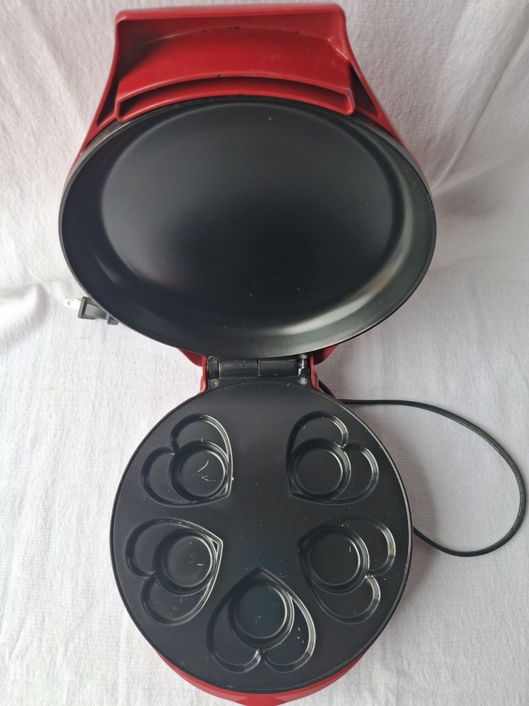 Sensio Inc Heart Shaped Red 5 Mini Cupcake Maker