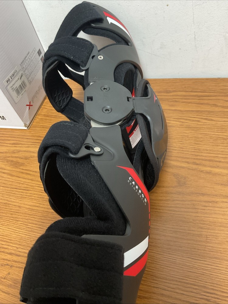 Leatt X-Frame Knee Brace Medium Right