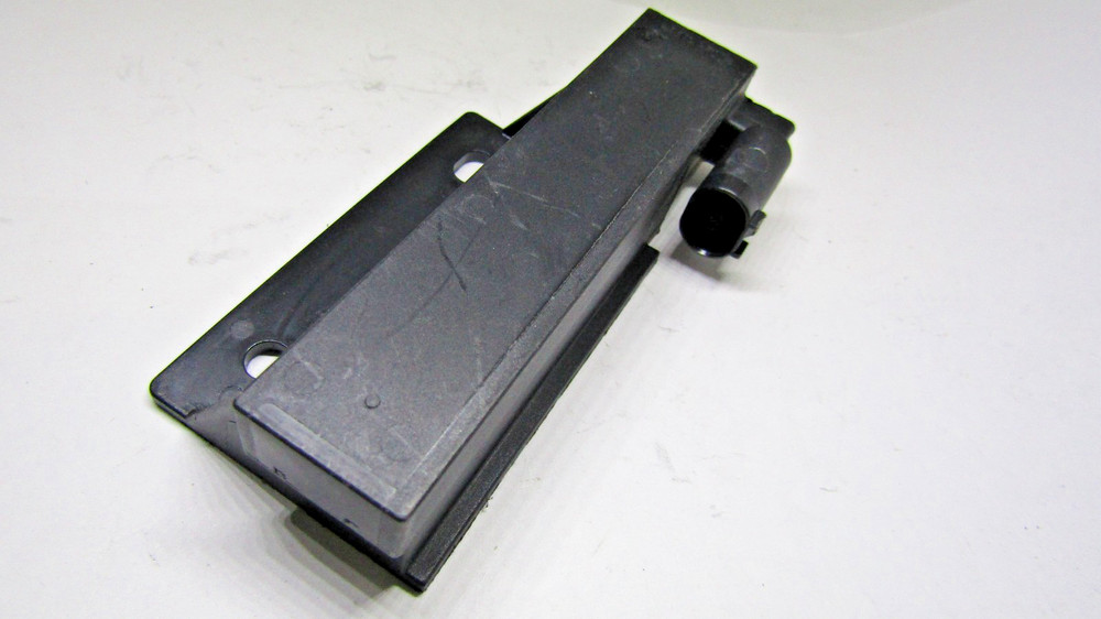 KEYLESS ENTRY PASSIVE ANTENNA MODULE RECEIVER Mopar 68068148AA