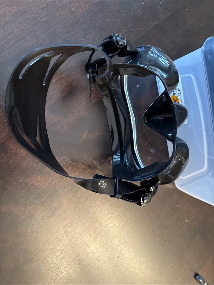 ScubaPro SOLO Mask Black White