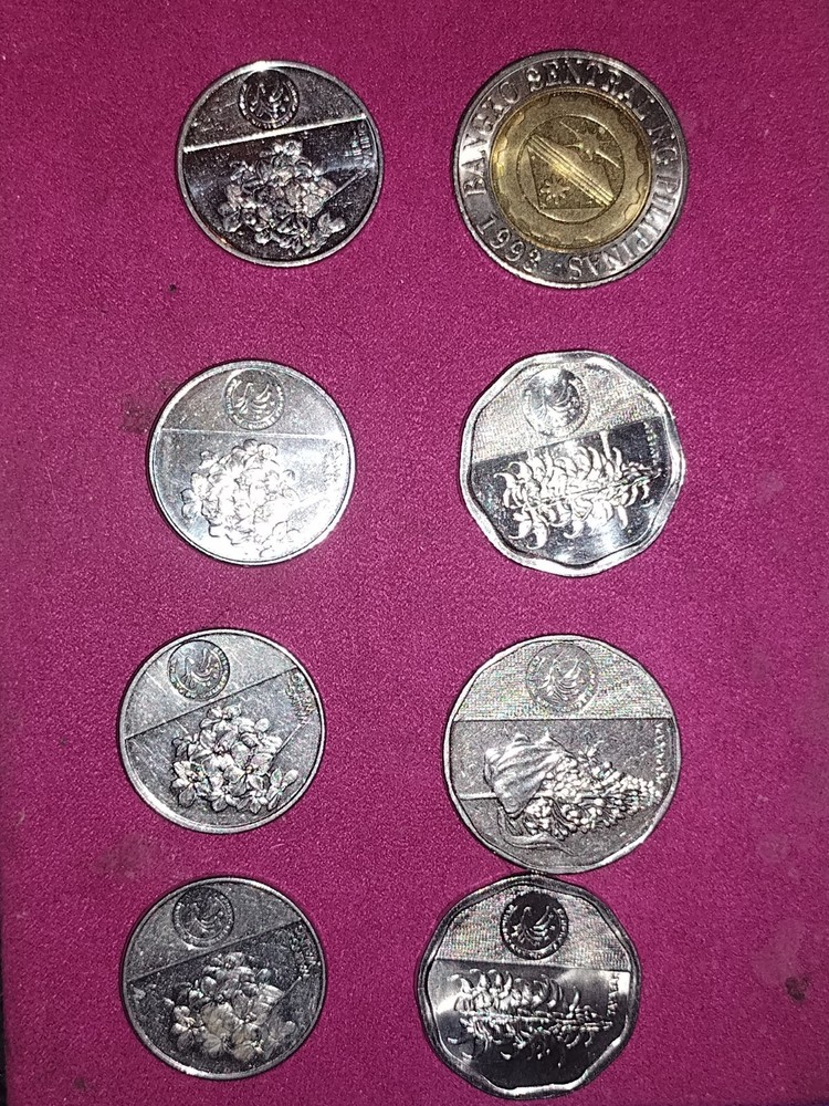 Lots Of 8 Assorted Philippines Coins