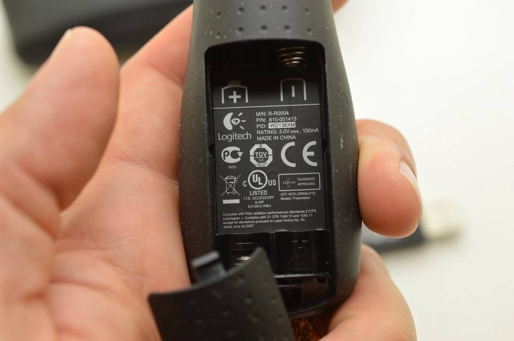 Logitech R400 USB Wireless Presentation Pointer Laser w/ Case TESTED WORKS!