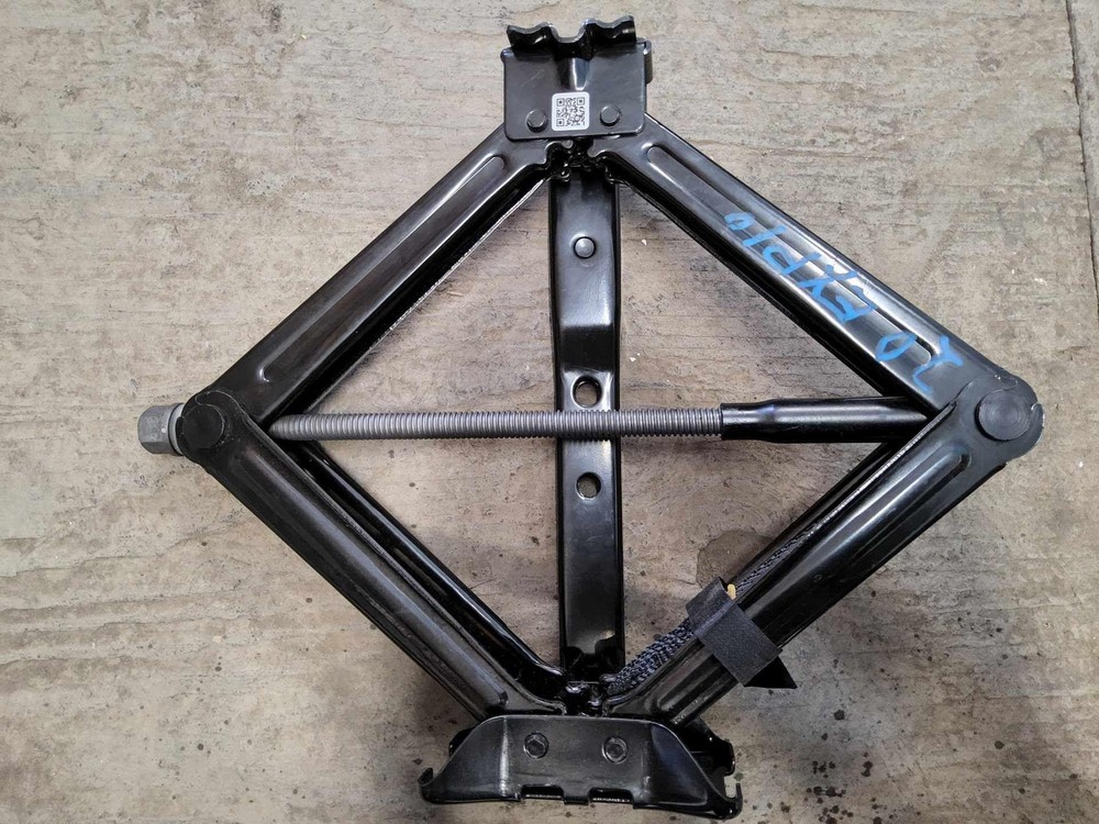 LB5C-17A078-AA JACK AND TOOL FORD EXPLORER 20-24