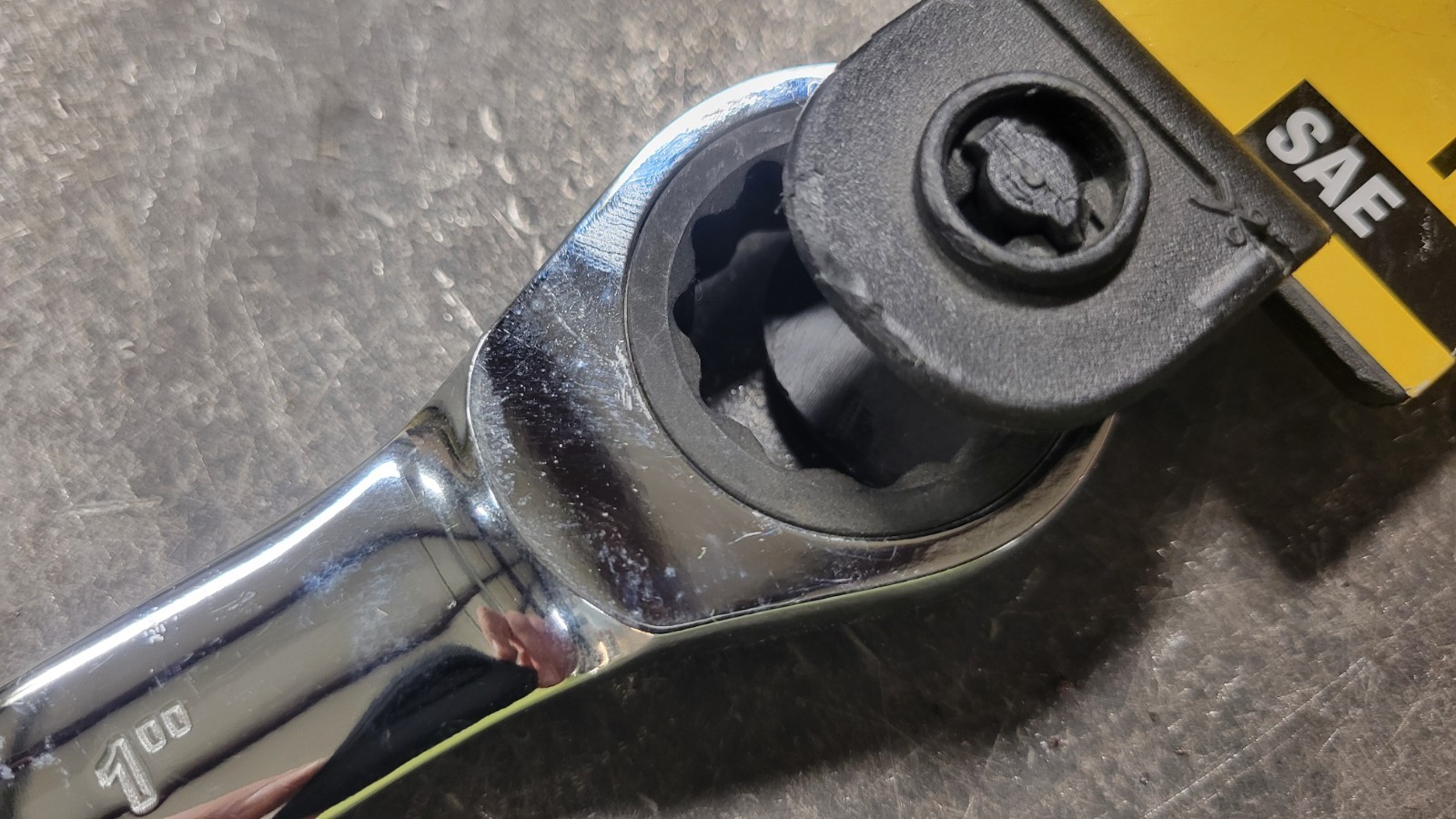 DEWALT Long Panel 1" Ratcheting Combination Wrench SAE *DWMT75223OSP