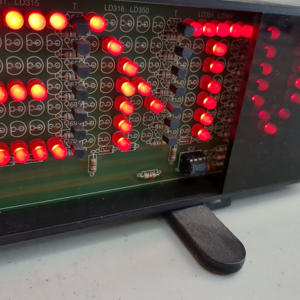 Advertisement LED Display (Red) Kit Velleman P5600’1 Multiple Settings