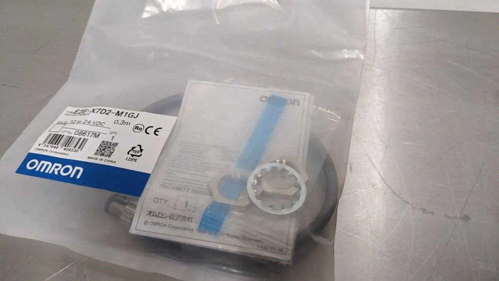 Omron E2E-X7D2-M1GJ Proximity Sensor 0.3m 12-24 VDC