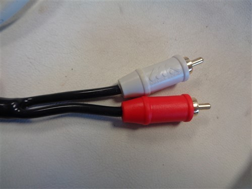 MARINE AUDIO RCA CABLE PAIR ( 2 ) WHITE 77" BOAT