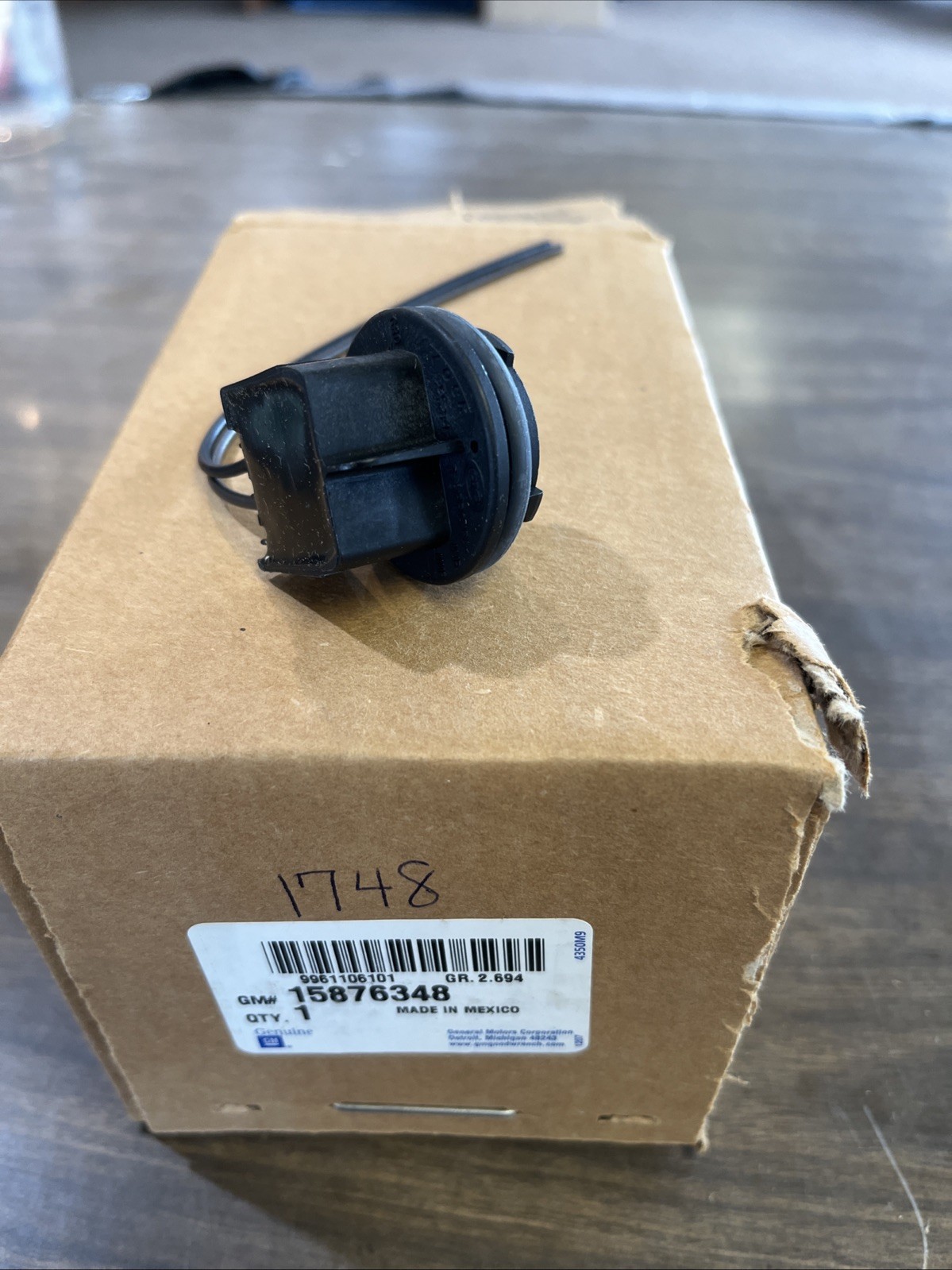 Genuine GM Tail Lamp Socket 15876348