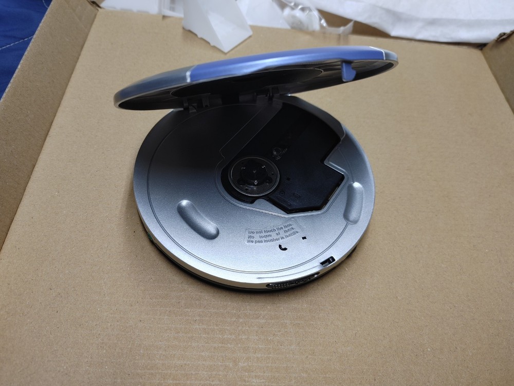 Durabrand CD 565 Portable CD Player Programmable Tested Works!