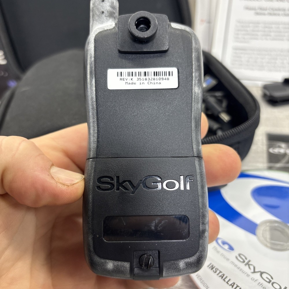 SkyCaddie SG5 Golf GPS Gift Set