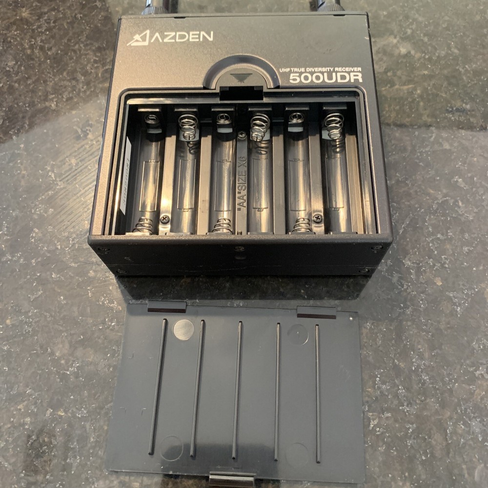 Azden 500UDR UHF True Diversity Receiver: Untested