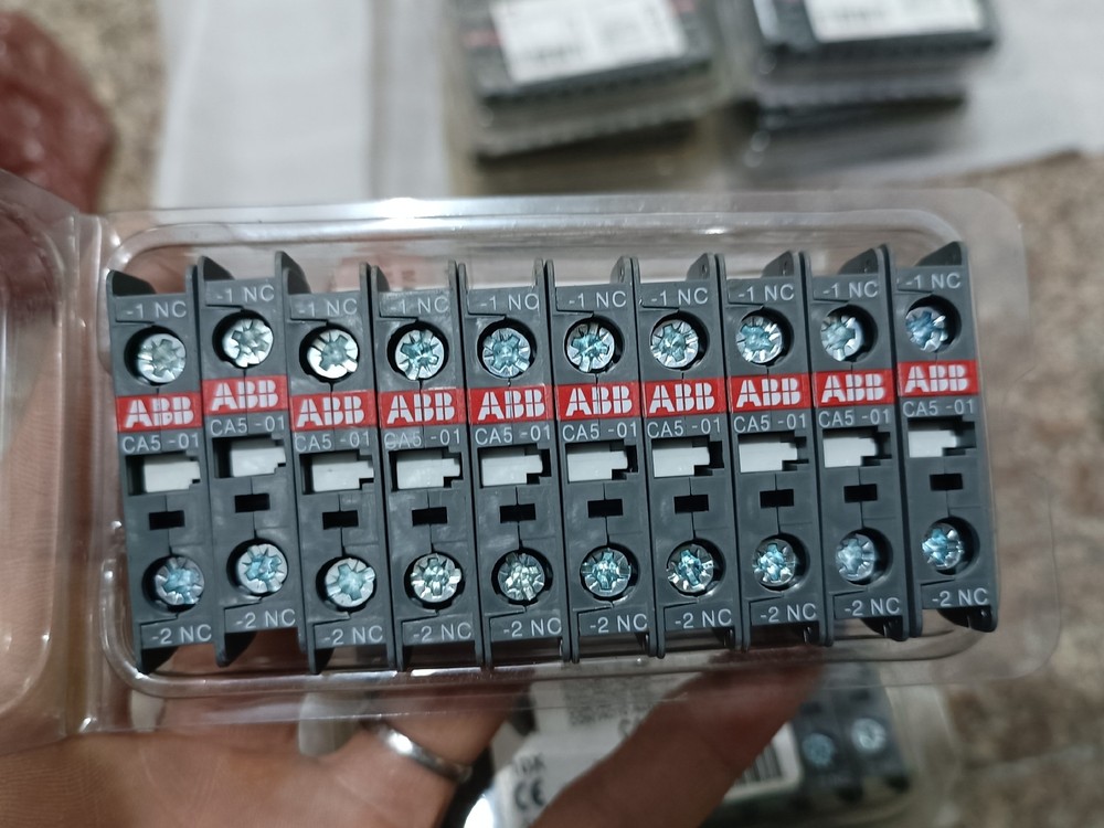 10PCS NEW CA5X-10 Auxiliary contact