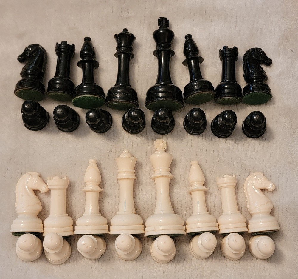 Vintage E.S. LOWE CHESS SET ONLY - Complete Set Without Board Case or Any Papers