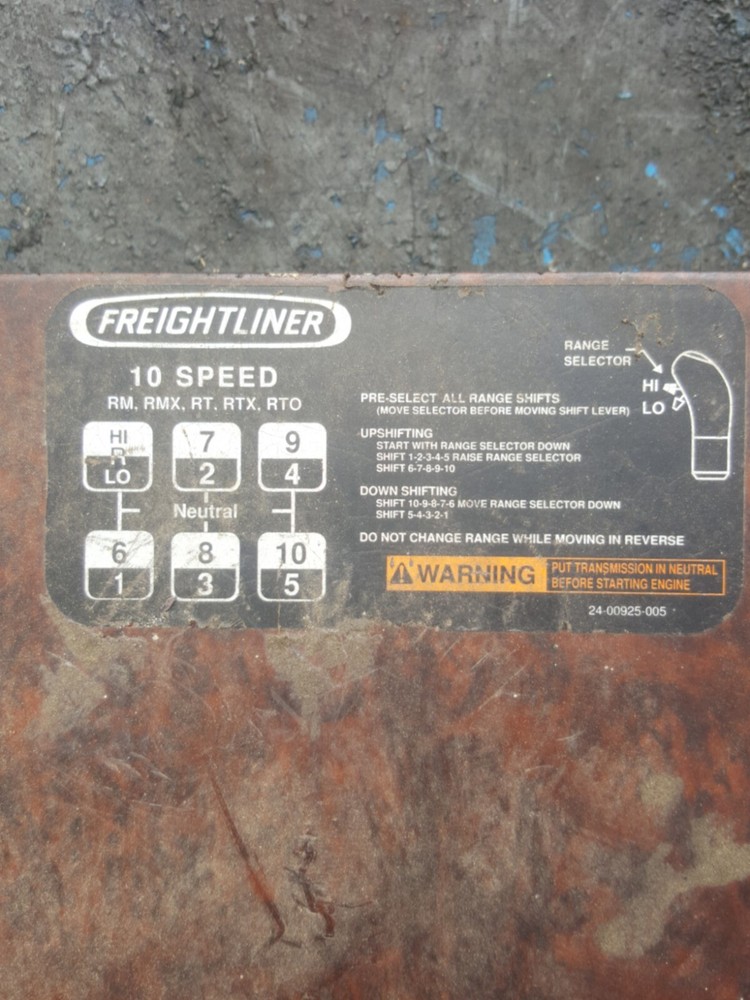 FREIGHTLINER DASHBOARD PANEL CLUSTER A06-40924-000 / U39848