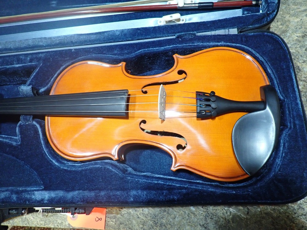 Infinity 4/4 Size Student Violin With Hard Case And Bow