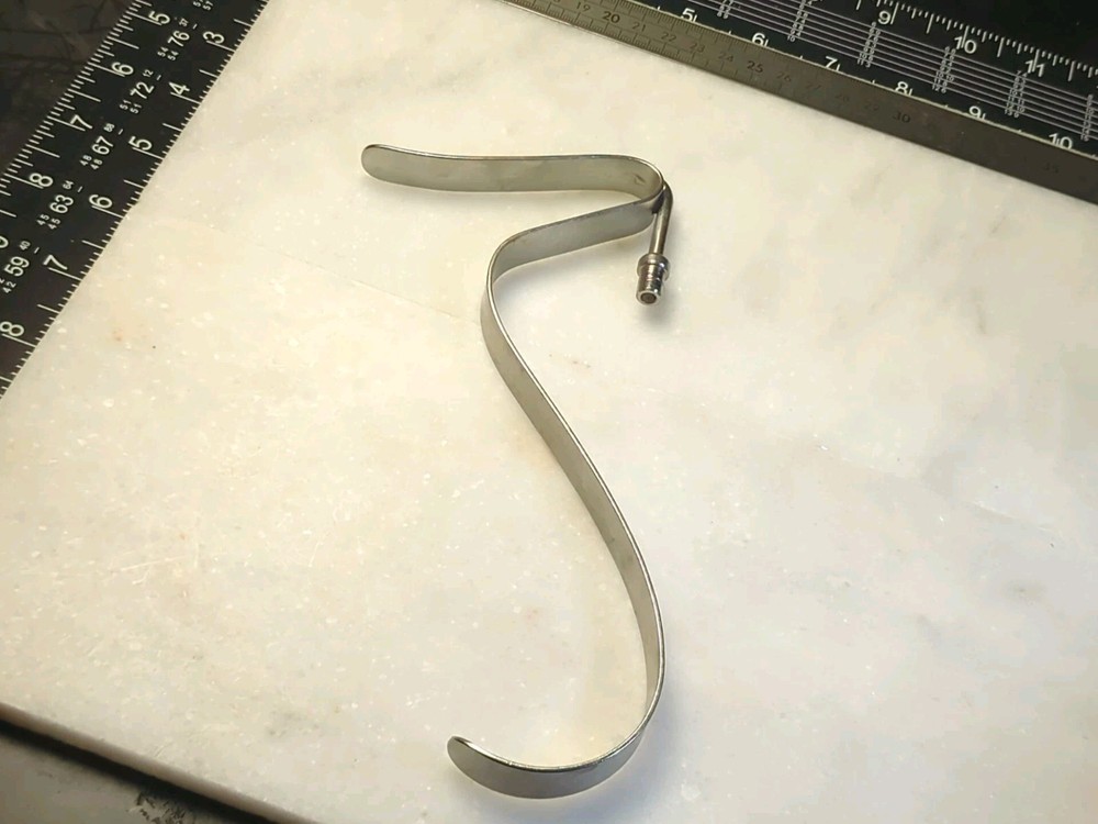 ESI Freeman Flap Retractor Apprx 22cm