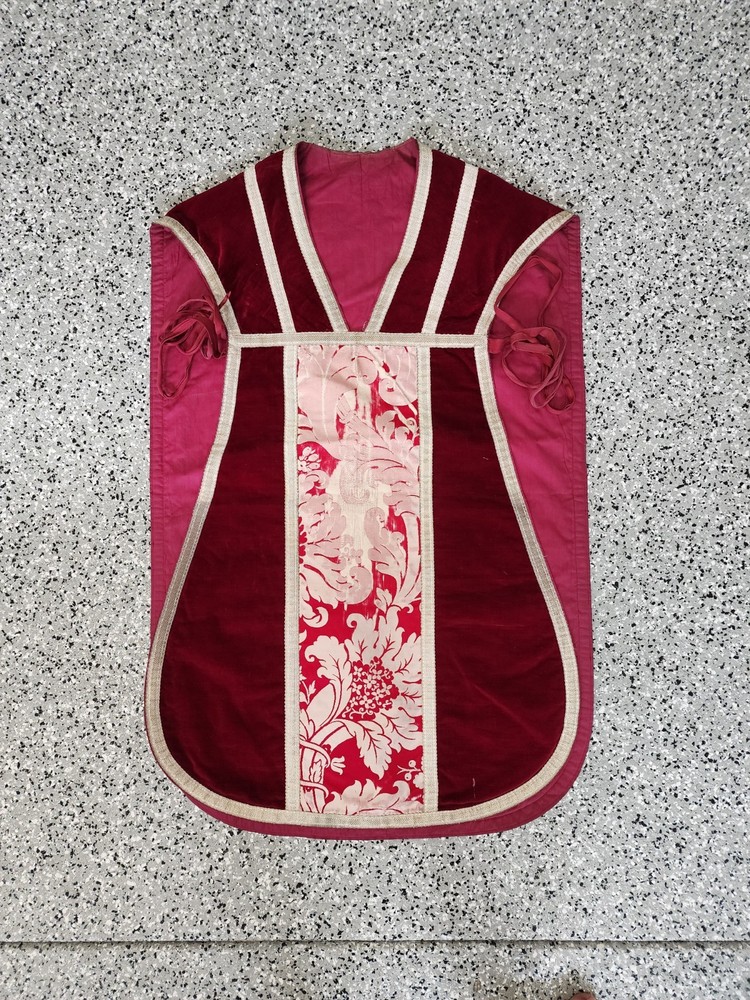 Antique Fiddleback Chasuble