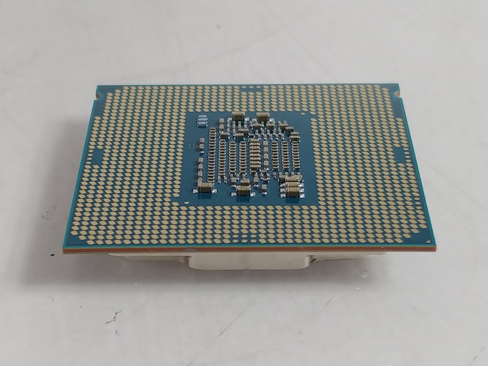 Intel Core i3-8100 3.6 GHz LGA 1151 Desktop CPU Processor SR3N5